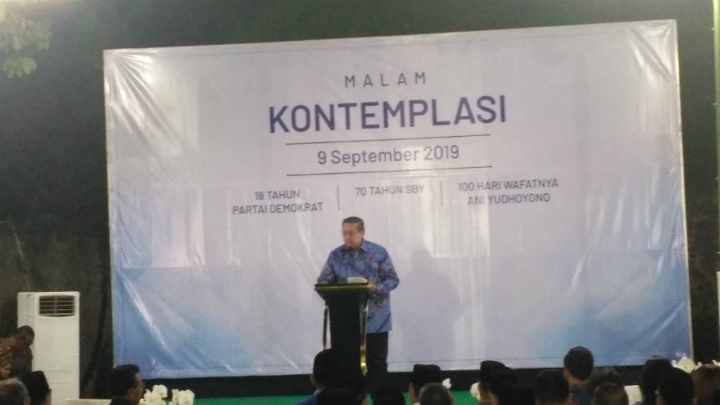 Ketua Umum DPP Partai Demokrat Susilo Bambang Yudhoyono (SBY) saat berpidato dalam "Malam Kontemplasi" di kediaman pribadinya Puri Cikeas, Bogor, Jawa Barat, Senin, 9 September 2019. (Foto: mnctv)