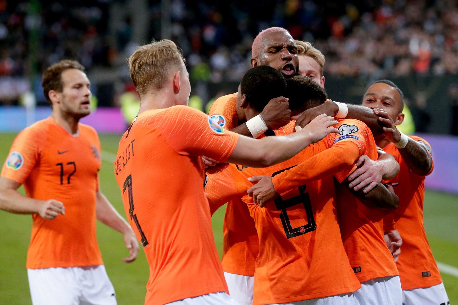 Belanda menunjukkan kualitasnya saat menghajar Estonia dengan skor 4-0. (Foto: Twitter/@OranjeOns)