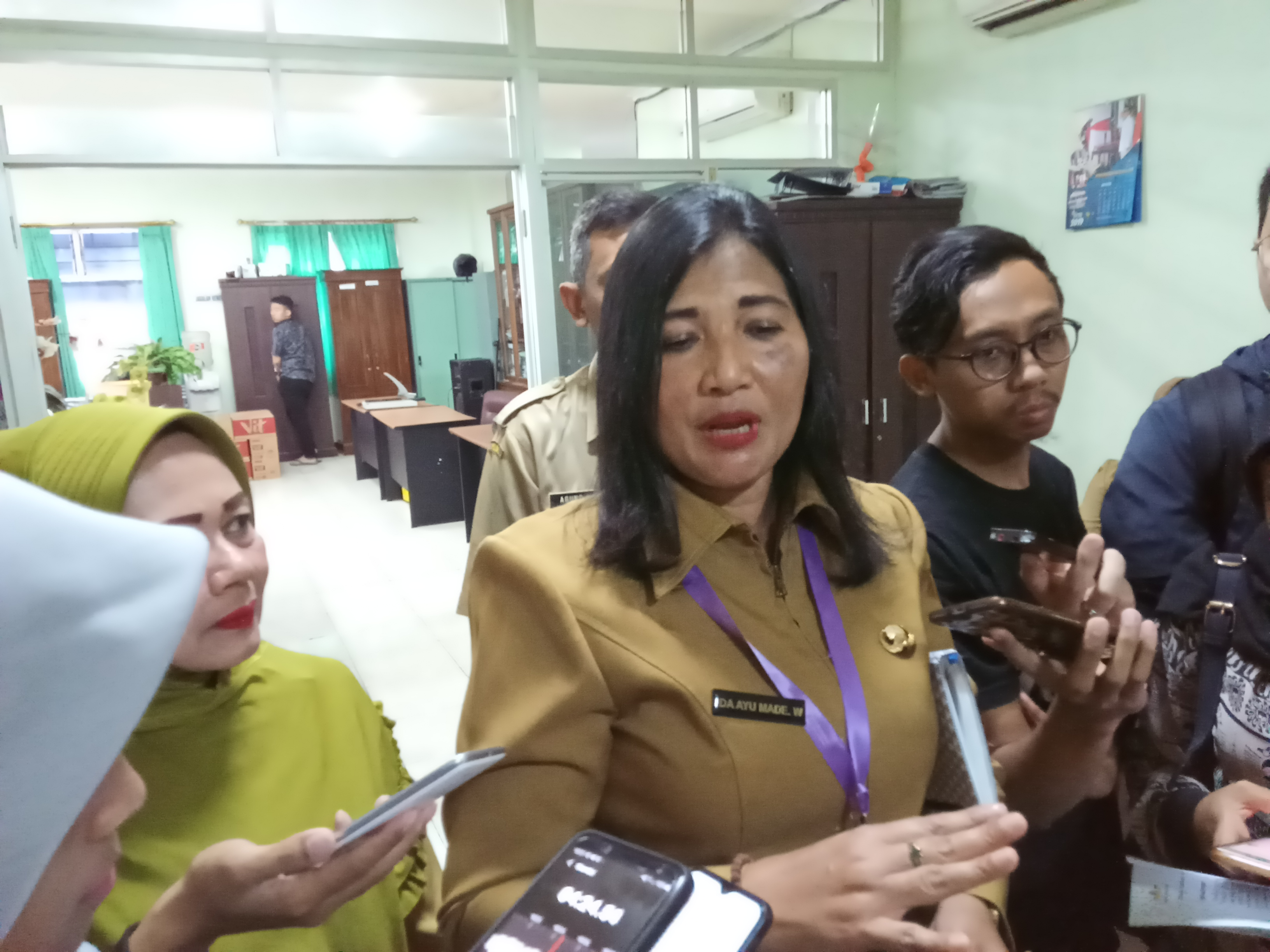 Kepala Disbudpar Kota Malang, Ida Ayu Made Wahyuni, ketika memberikan keterangan pers seusai bertemu dengan pihak Bentoel (Theo/ngopibareng.id)
