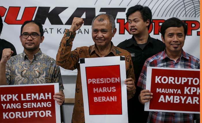 Ketua KPK Agus Rahardjo ikut aksi menentang Revisi UU KPK. (Foto:beritatagar)