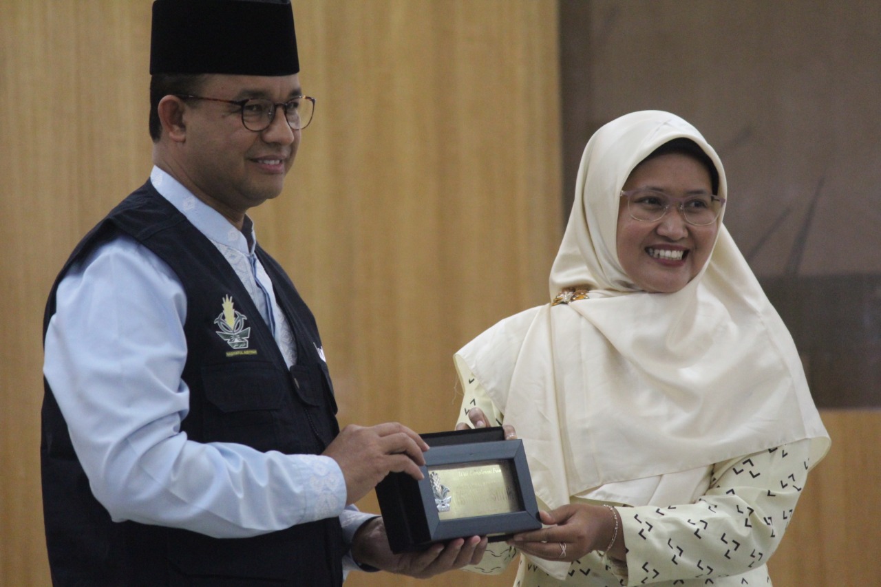 Gubernur DKI Jakarta Anies Baswedan dan Ketua Umum PP Nasyiatul ‘Aisyiyah di Jakarta. (Foto: md/ngopibareng.id)