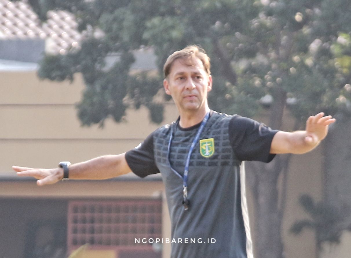 Asisten pelatih Persebaya, Wolfgang Pikal. (Foto: Haris/ngopibareng.id)