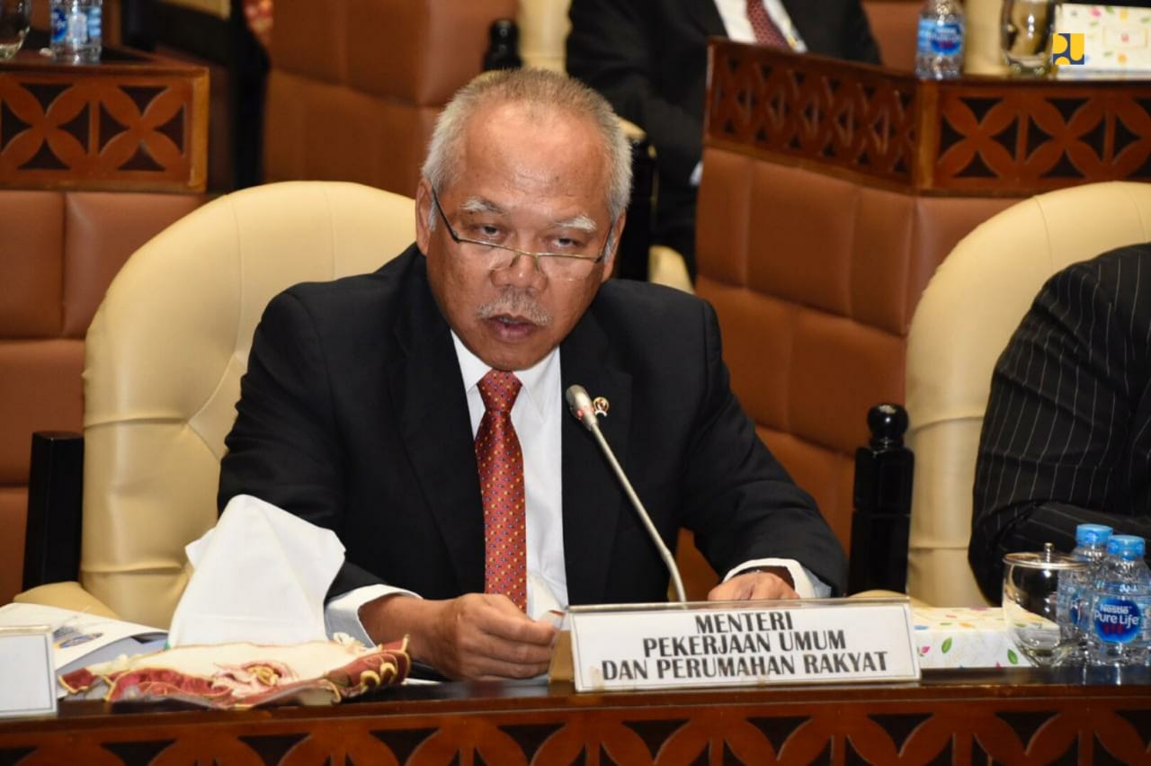 Menteri PUPR Basuki Hadimuljono saat rapat dengar pendapat dengan anggota Komisi V DPR RI kemarin, 18 September 2019. (Foto: Kementerian PUPR)