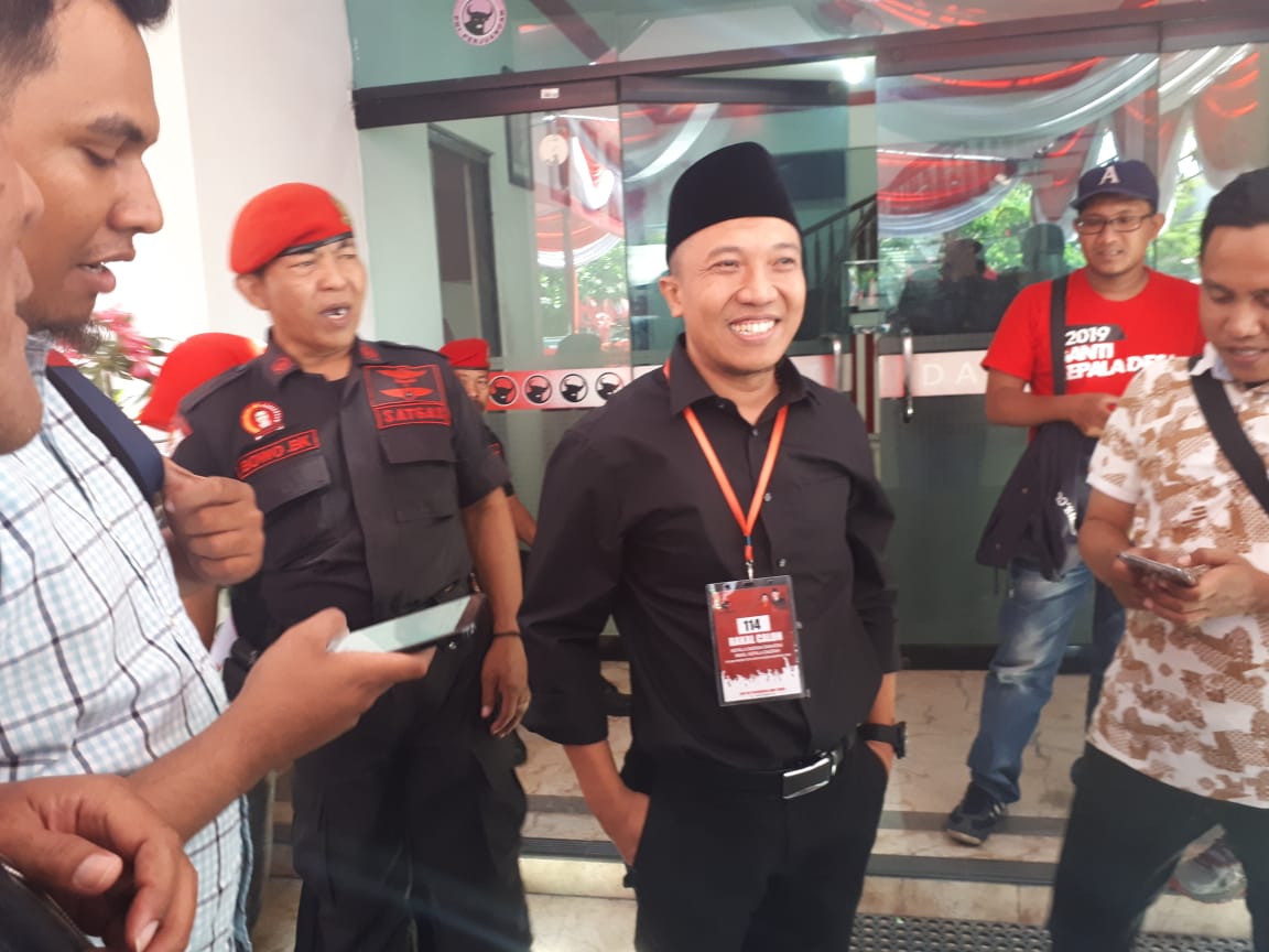 Sekretaris PSSI Pengprov Jawa Timur, Amir Burhannudin di sela fit and proper test di DPD PDI Perjuangan Jawa Timur. (Foto: Alief/ngopibareng.id)
