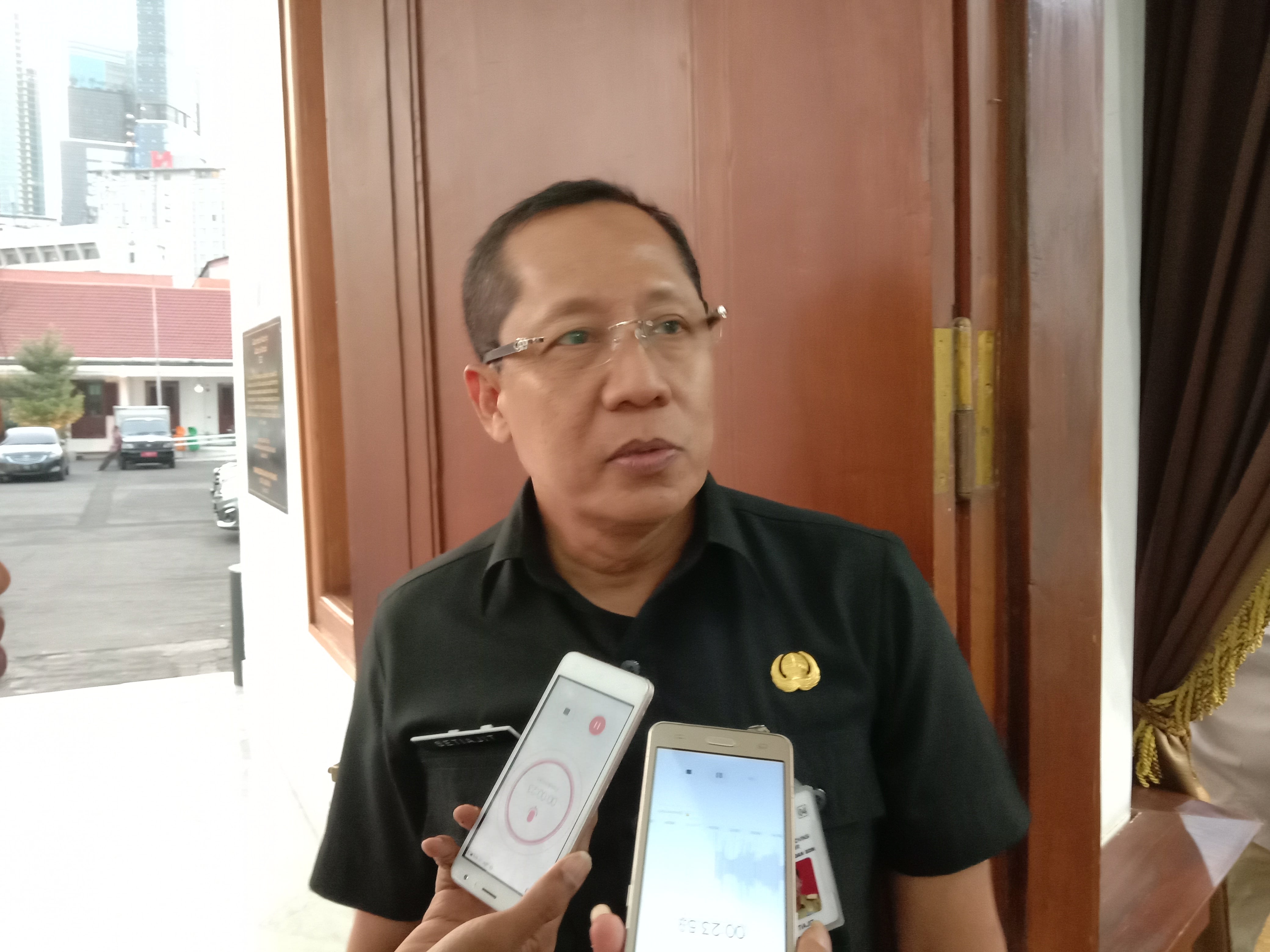 Kepala Dinas ESDM Jatim, Setiajit saat memberi keterangan pers di Grahadi, Surabaya, Kamis 19 September 2019. (Foto: Faiq/ngopibareng.id)