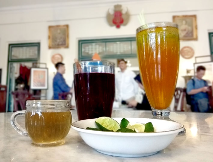 Royal Secang dan Bir Jawa, minuman khas dari Keraton Jogja yang menjadi daya pikat bagi wisatawan. (Foto-foto: Erwan W)