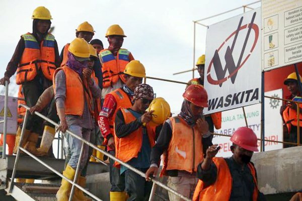Para Pekerja Waskita. Waskita akan menerima pencairan proyek turnkey Rp21 triliun. (Foto: Dok Waskita)
