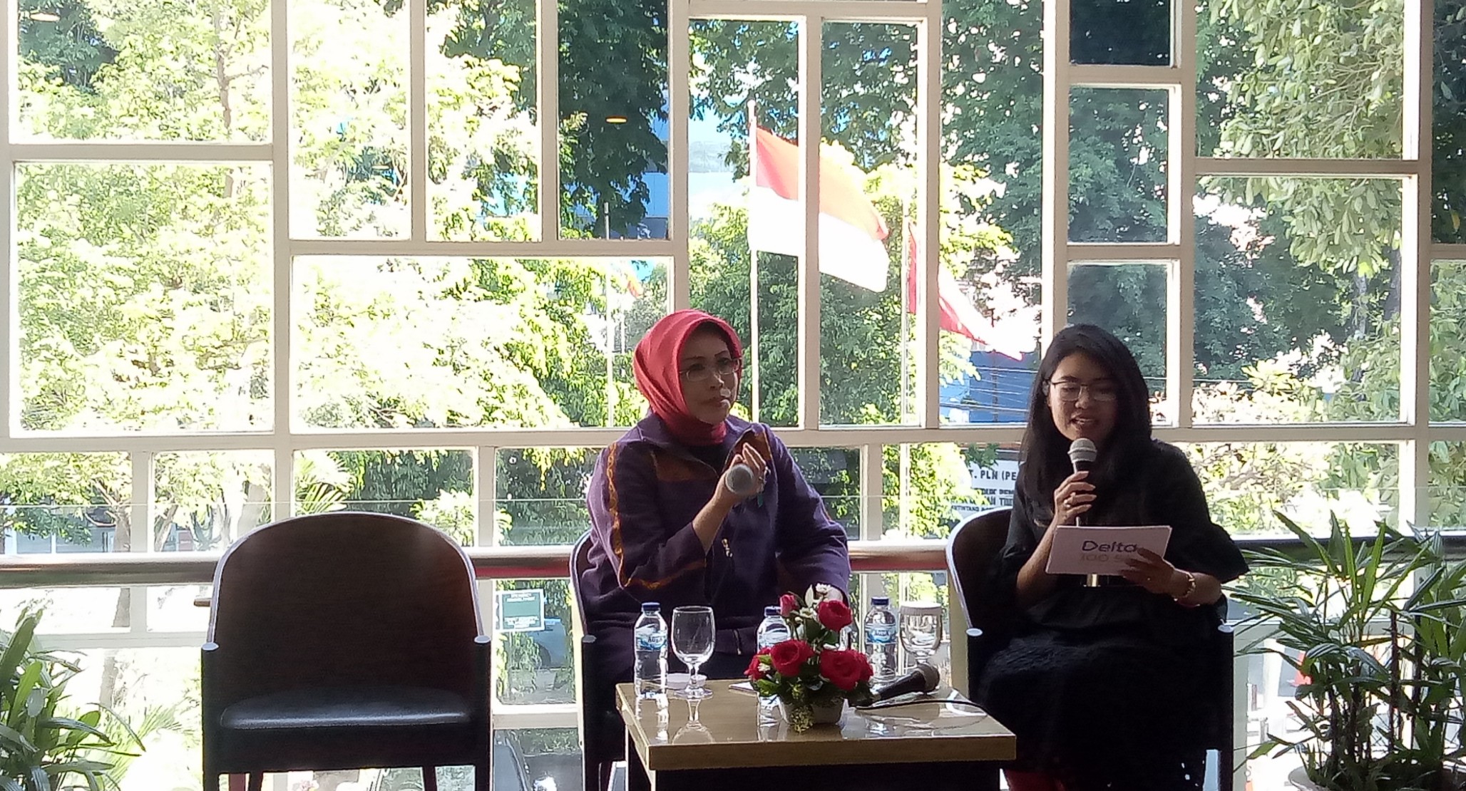 Fatma Syaifullah Yusuf pendiri Fatma Foundation, saat menjadi pembicara di acara Delta Communi Talk berjudul 'Women On Top' di Alana Hotel, Rabu 25 September 2019. (Foto: Pita/ngopibareng.id)