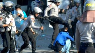 Kekerasan polisi terhadap demontran menjadi sorotan aktivis HAM. (Foto: Antara) 