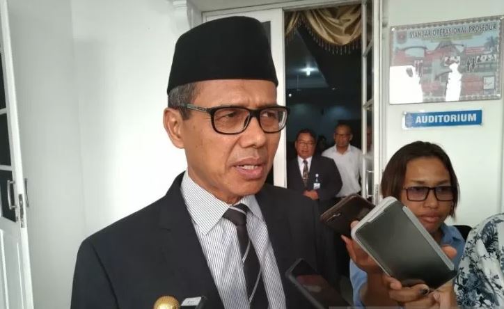 Gubernur Sumatera Barat Irwan Prayitno menyeru warganya menyumbangkan dana untuk membantu pemulangan perantau asal Sumatera Barat dari Wamena, Papua, usai kerusuhan. (Foto: Antara_