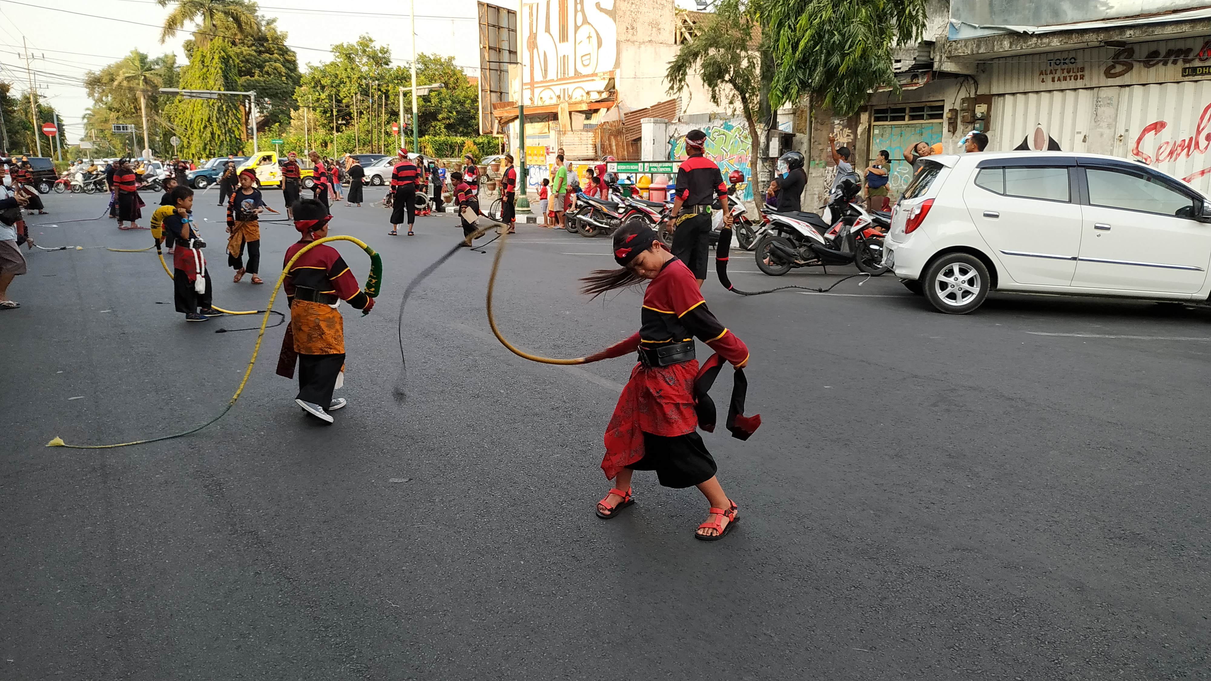 Gerebek Suro dan Kirab 1000 Pecut dari berbagai daerah berlangsung di Kota Kediri, Minggu 29 September 2019. (Foto: Fendi/ngopibareng.id)