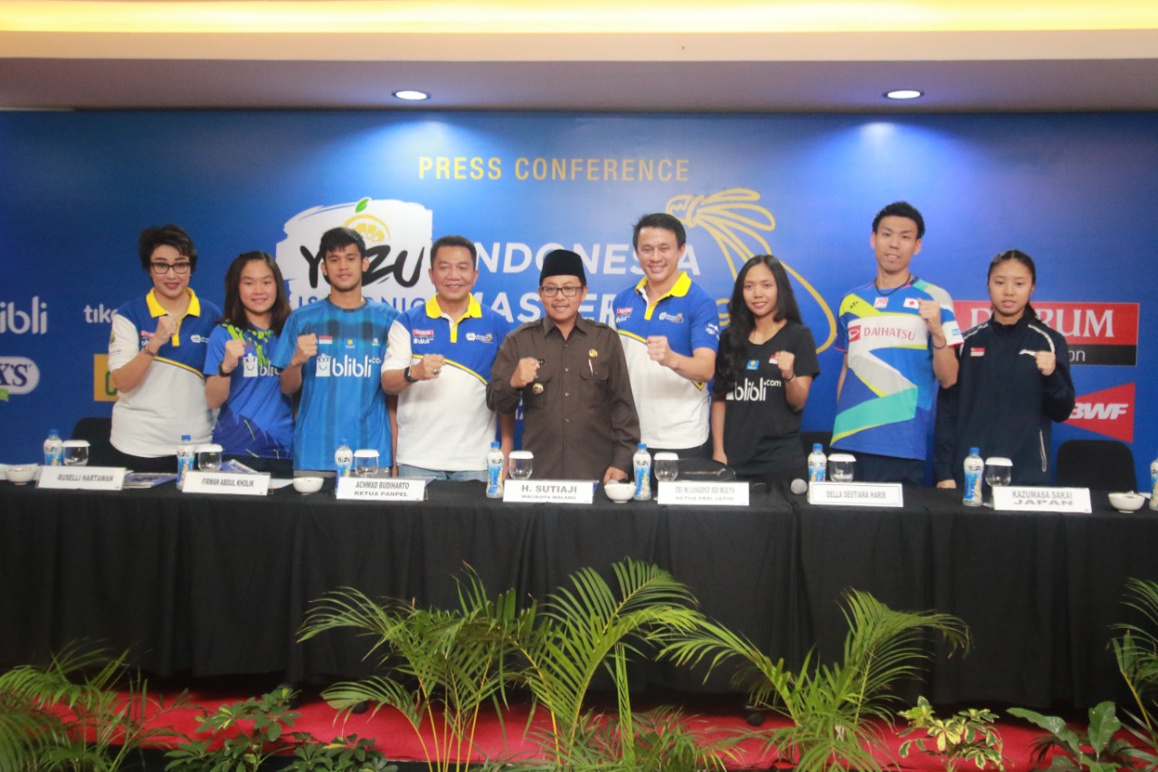 Wali Kota Malang, Sutiaji bersama pihak penyelenggara Yuzu Indonesia Masters 2019 (Theo/ngopibareng.id)