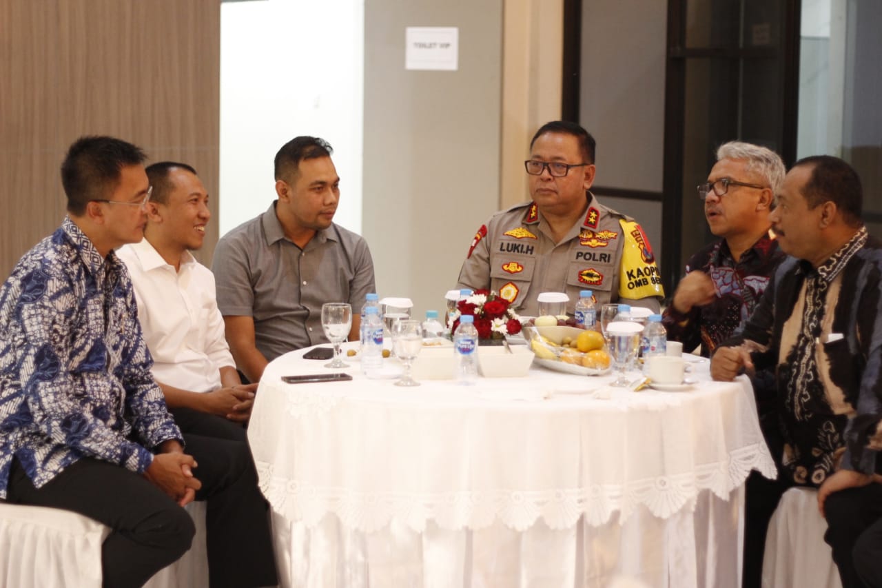 Forkopimda Jawa Timur ajak suporter untuk mensukseskan bidding Piala Dunia U-20. (Foto: Haris/ngopibareng.id)