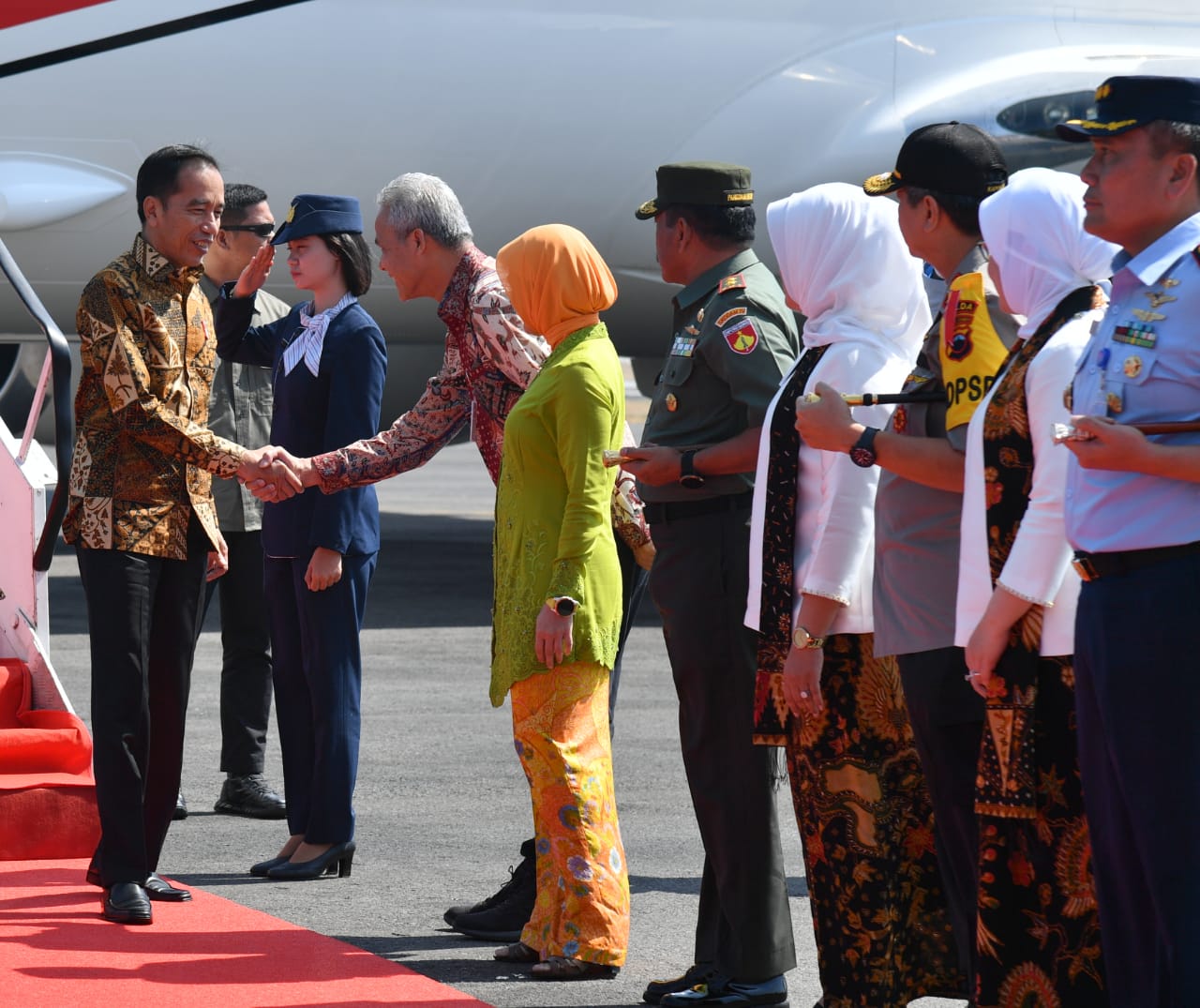 Presiden Joko Widodo (Jokowi) beserta rombongan tiba di Kota Surakarta, untuk menghadiri puncak peringatan Hari Batik Nasional 2019. (Foto: Setpres)