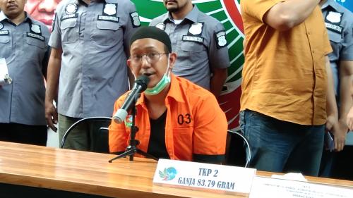 Mantan aktor cilik Rifat Umar saat gelar perkara kasus narkoba di Polda Metro Jaya, Jumat 4 Oktober 2019.
