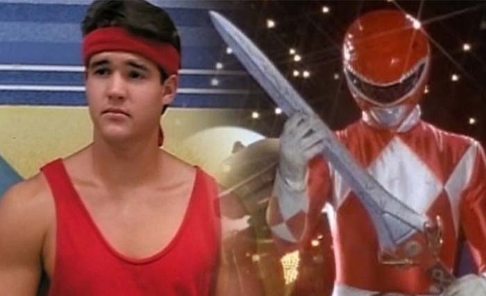 Austin St John (kiri) dan tokoh yang diperankan, Power Ranger Merah. (Foto:ComicBook)