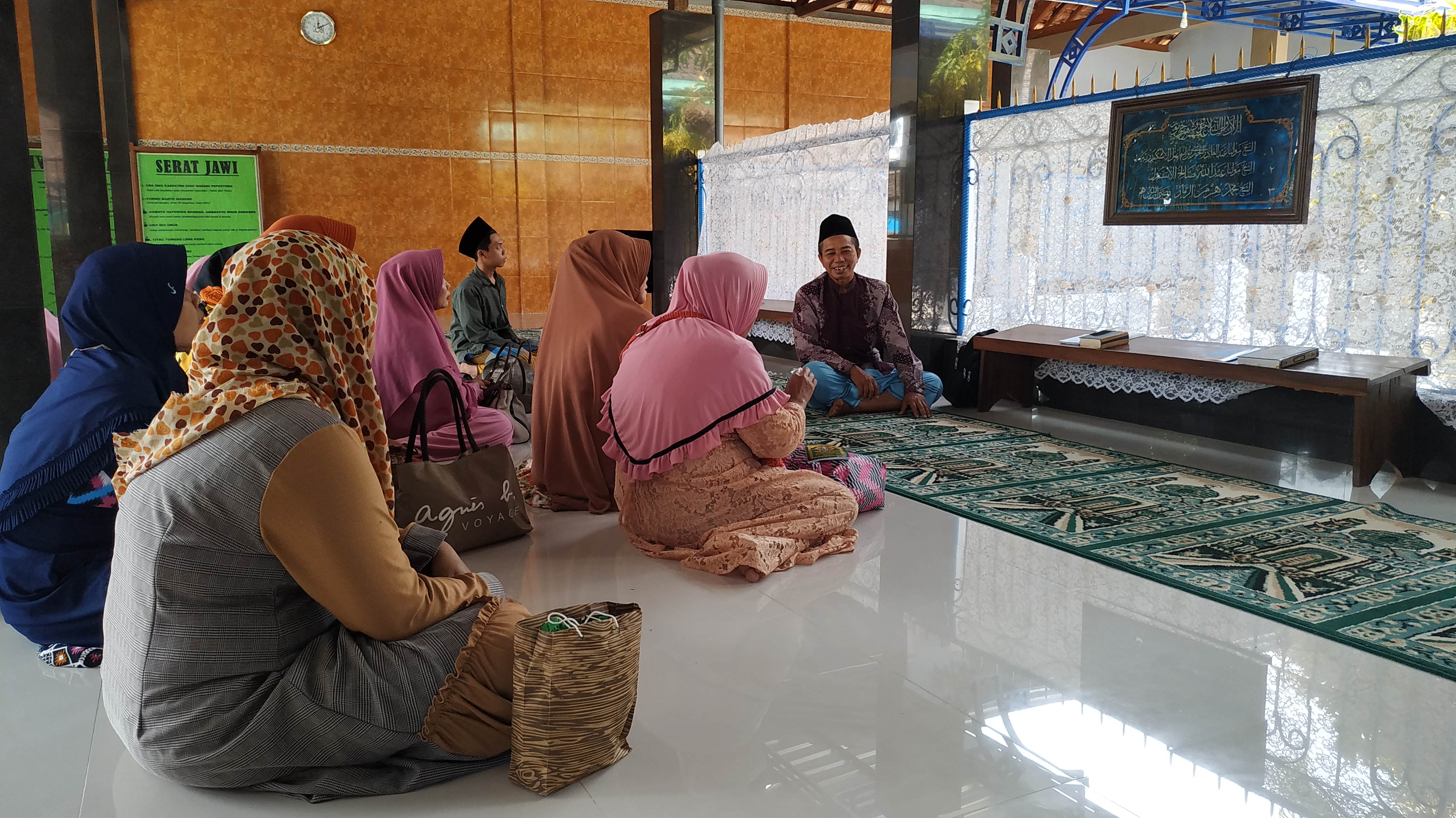 Makam para syekh penyebar ajaran agama Islam di Kediri (Foto; Fendi/ngopibareng.id)