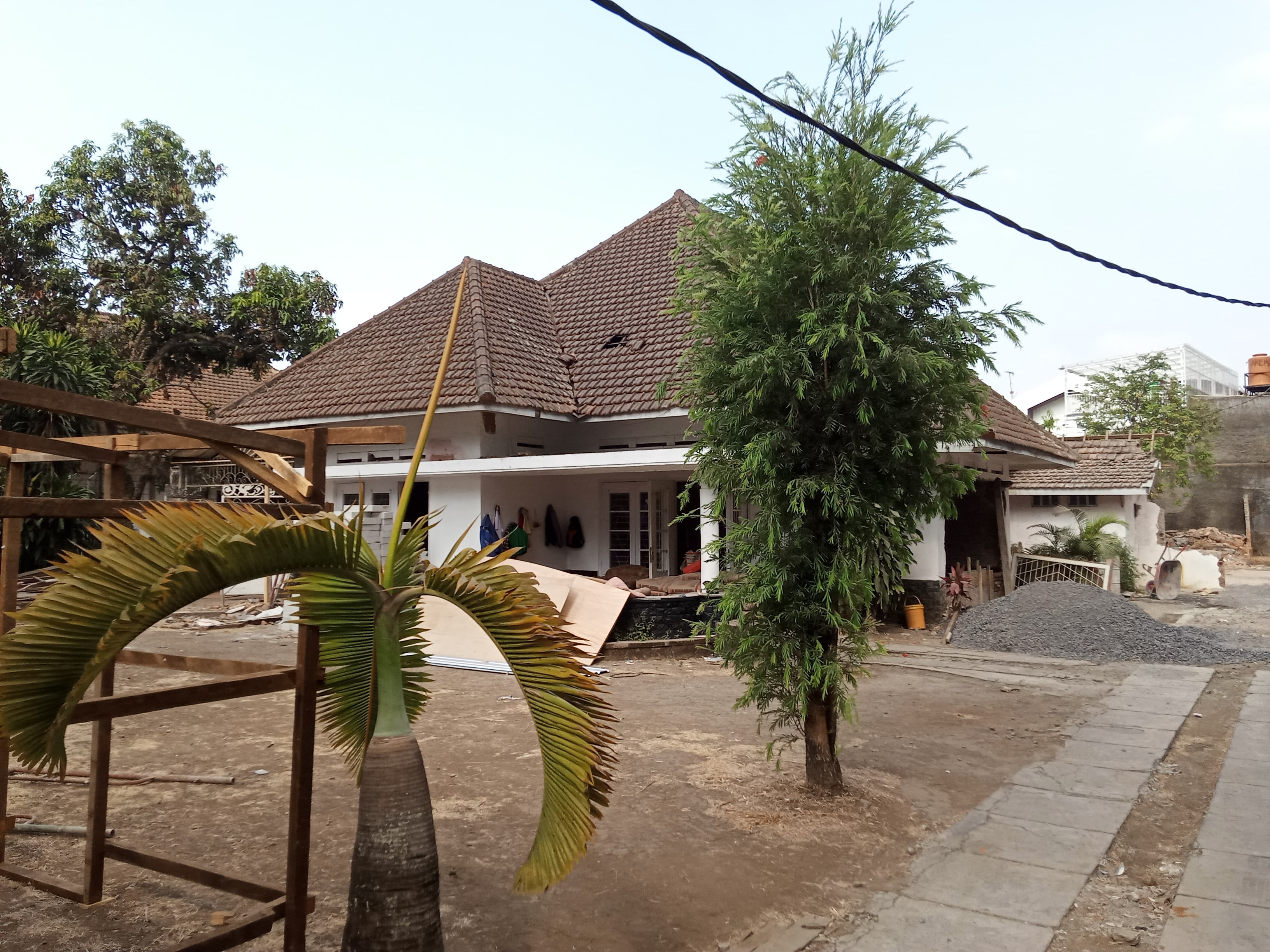 Rumah peninggalan Bung Tomo di Jalan Ijen Nomer 6, Kota Malang (Theo/ngooibareng.id)