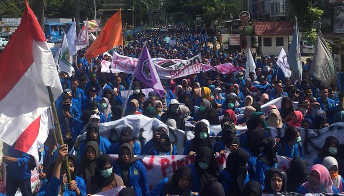 Massa aksi mahasiswa di Jakarta. (Foto: ist/ngopibareng.id)
