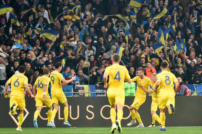 Ukraina memastikan diri lolos ke putaran final Euro 2020 setelah menekuk Portugal 2-1 di matchday ke-7 (Foto: Twitter/@UEFAEURO) 