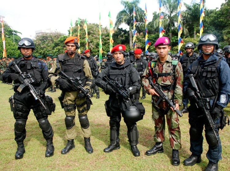 Lima satusan pasukan elit TNI dan Polri siap mengawal dan mengamankan pelantikan Presiden dan Wakil Preden Jokowi - Ma'ruf Amin. (Foto: asm/ ngopibareng.id)