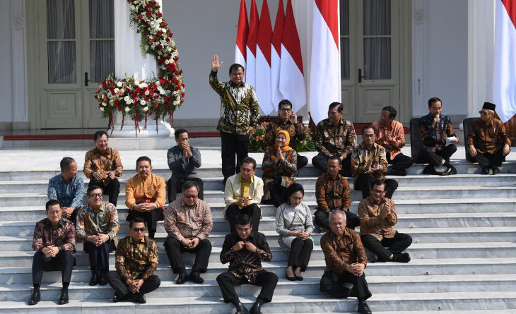 Para menteri Kabinet Indonesia Maju saat diperkenalkan oleh Presiden Joko Widodo. (Foto: Antara)