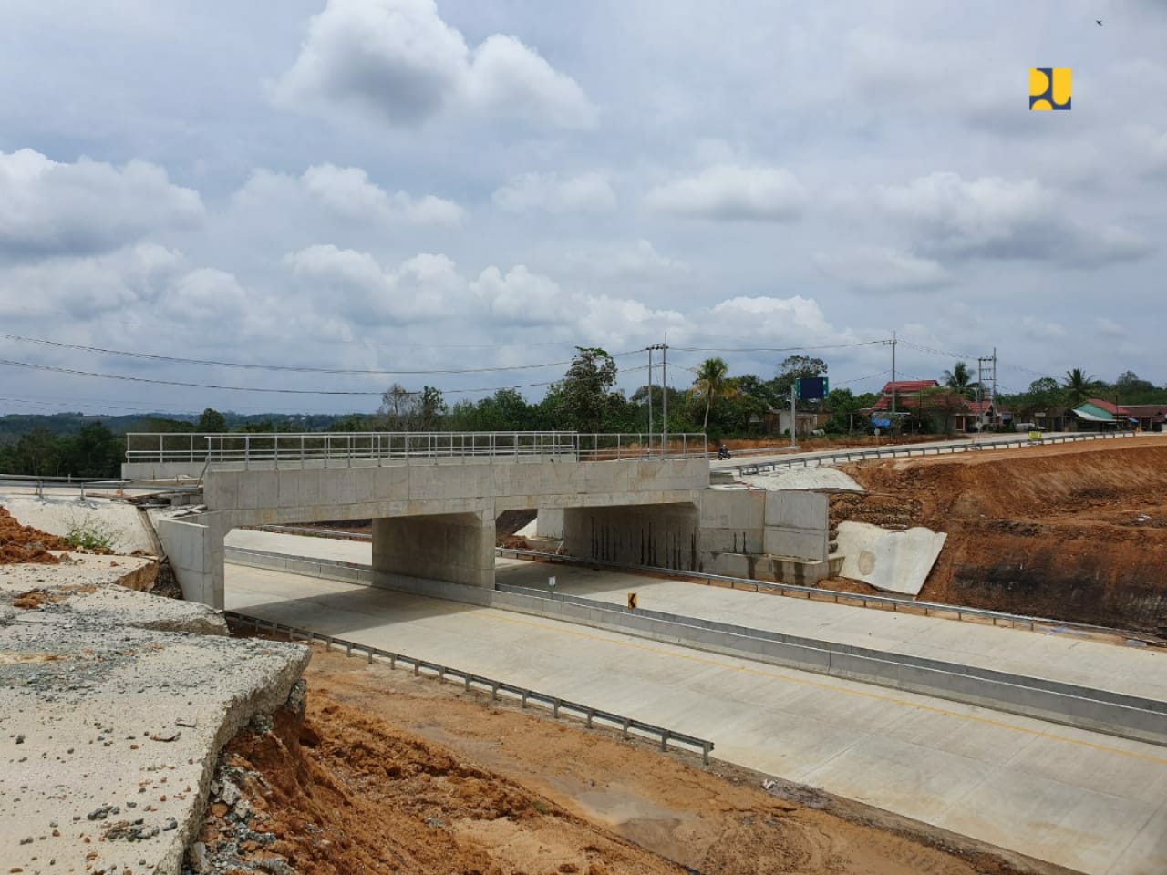 Proyek pembangunan jalan Tol Balsam mencapai 97,4 persen. (Foto: Kementerian PUPR)