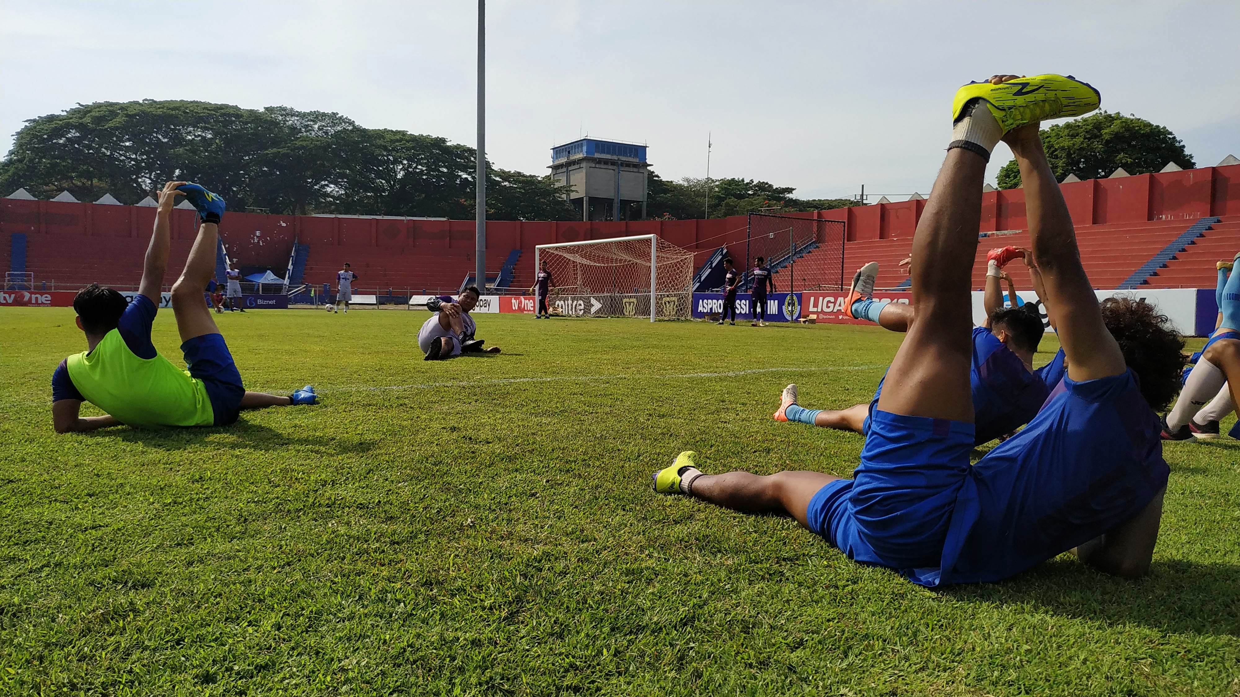 Pemain Persik Kediri melakukan latihan di Stadion Brawijaya, Kediri (Foto: Fendi/ngopibareng.id)