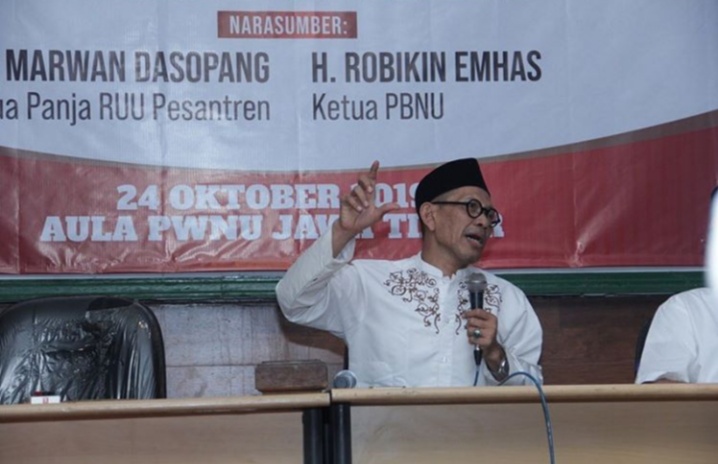 Ketua PBNU bidang Hukum, Robikin Emhas dalam kegiatan di PWNU Jatim. (Foto; Faiq/ngopibareng.id)