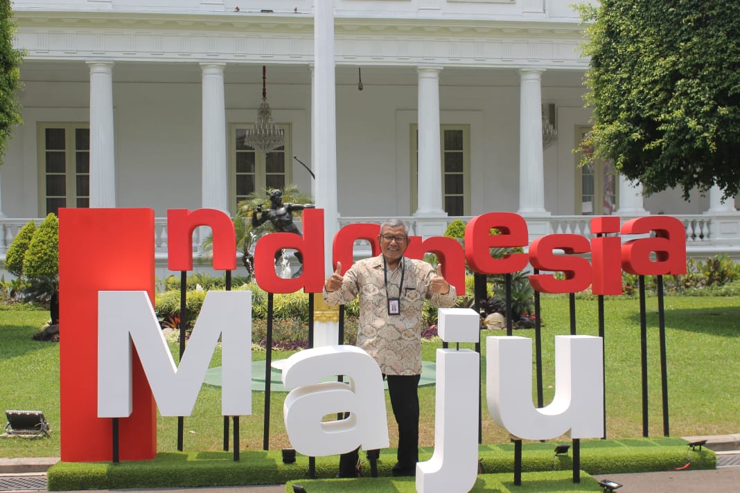 Salah satu spot selfie bertuliskan Indonesia Maju di Istana Merdeka, Jakarta Pusat. (Foto: Asmanu/ngopibareng.id)