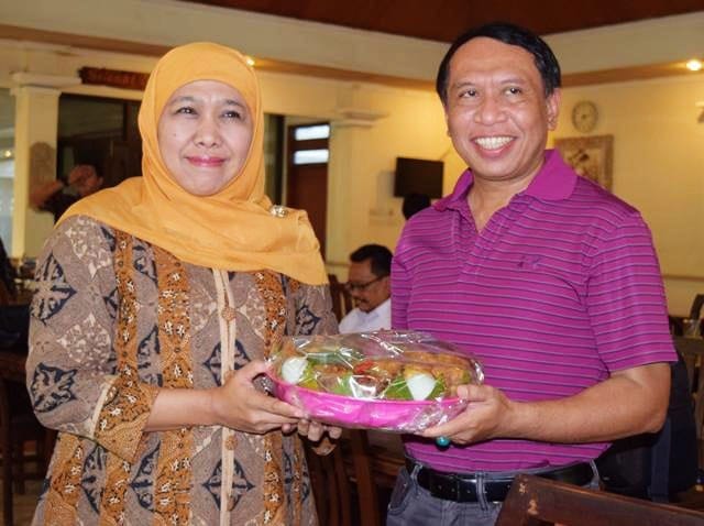 Gubernur Jatim Khofifah Indar Parawansa saat bersama Menpora baru Zainudin Amali beberapa waktu lalu. (Foto: ist/ngopibareng.id)