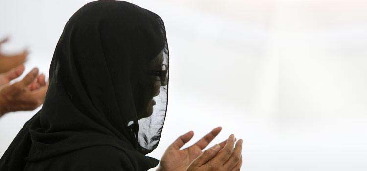 Seorang Muslim selalu berdoa. (Foto: Istimewa)