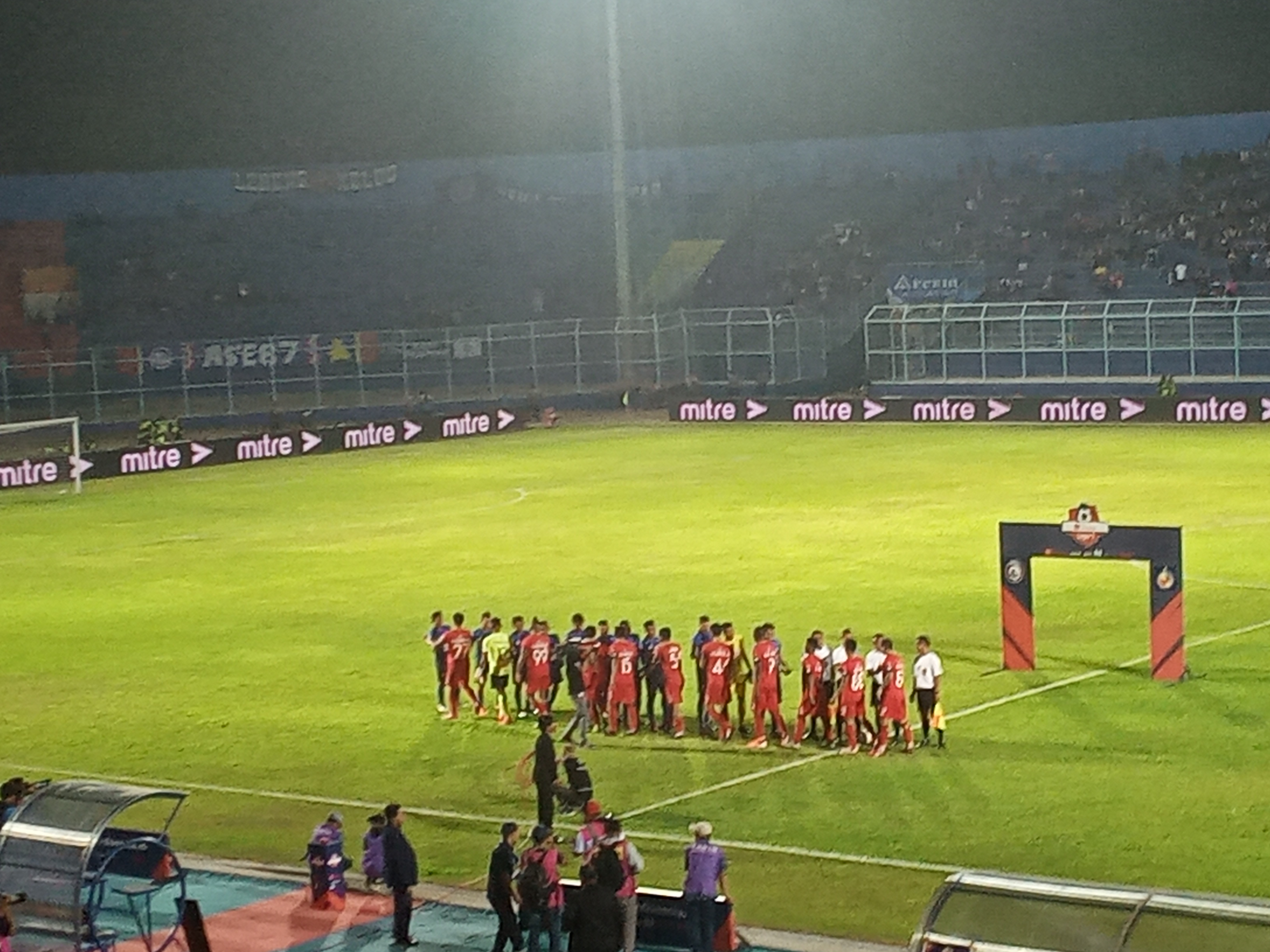 Laga lanjutan Liga 1 Arema FC vs Semen Padang FC di Stadion Lanjuruhan, Malang, Senin 28 Oktober 2019 (Foto: Theo/ngopi bareng.id)