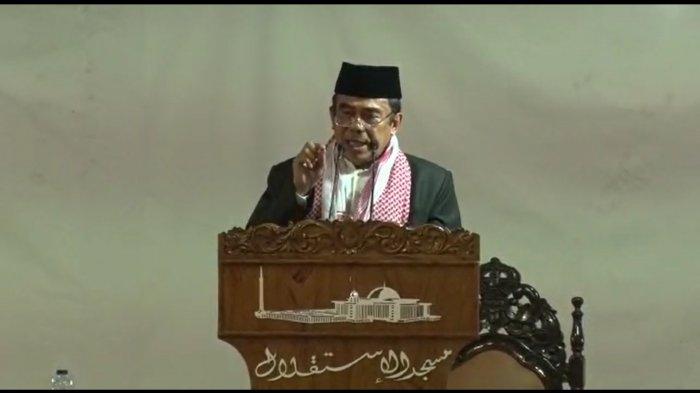 Menteri Agama (Menag) Fachrul Razi saat khotbah Shalat Jumat di Masjid Istiqlal Jakarta. (Foto: Istimewa)
