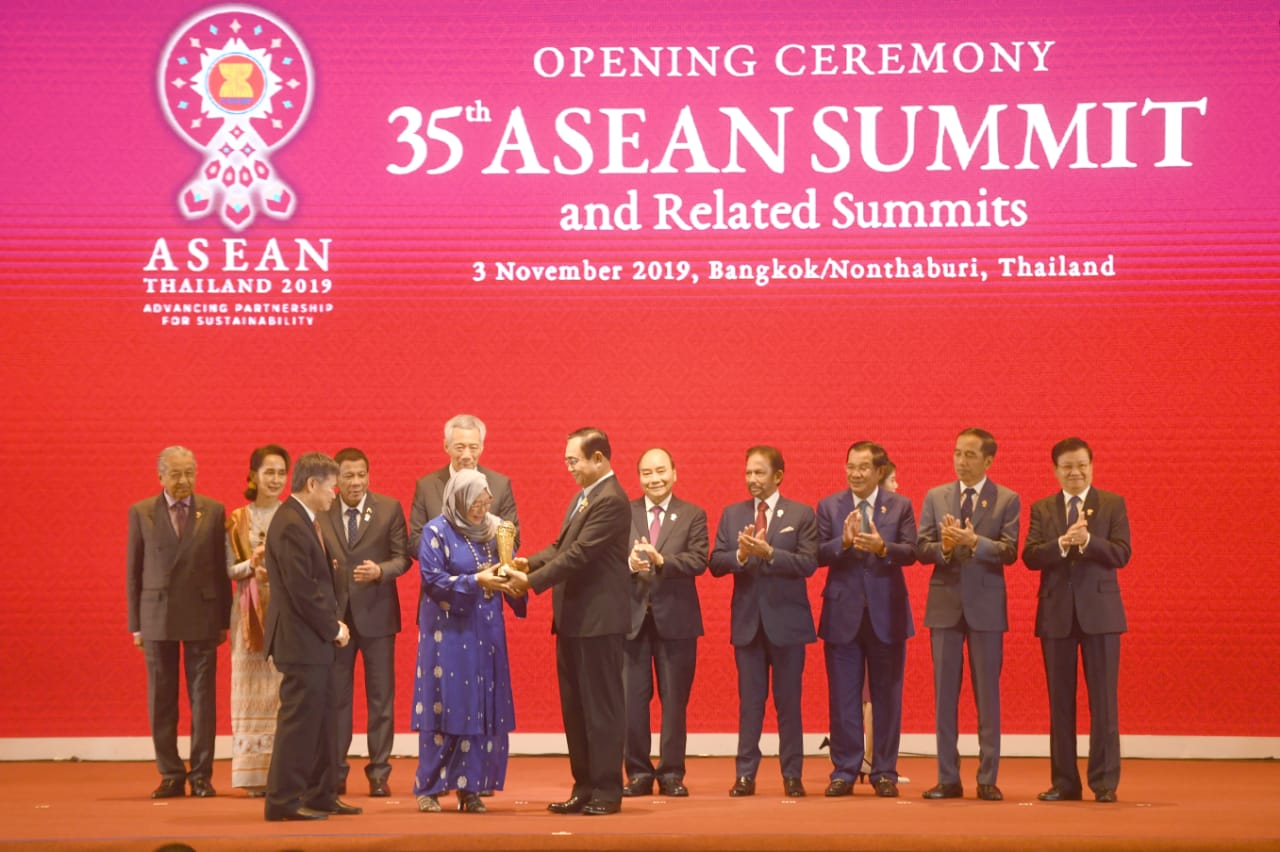 Presiden Jokowi saat menghadiri KTT ke-22 ASEAN-RRT di Bangkok, Thailand, Minggu 3 November 2019. (Foto: Setpres)