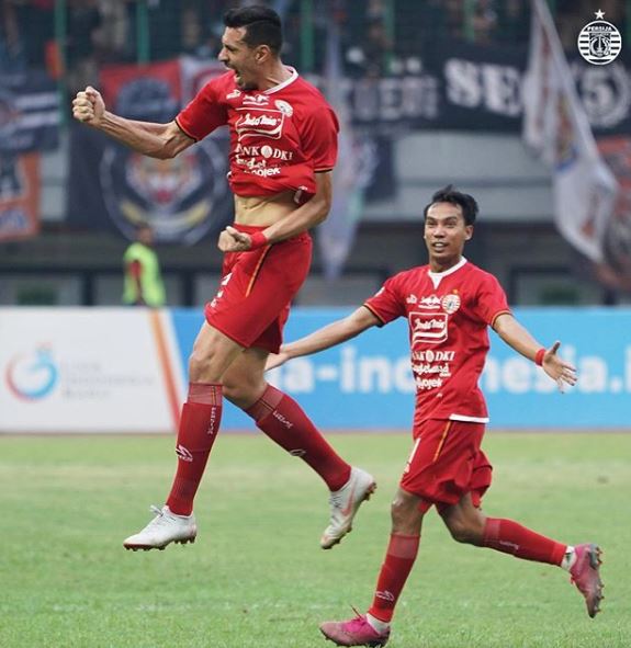 Selebrasi Alexandre Luiz Reame (Xandao) usai mencetak gol untuk Persija Jakarta dalam laga kontra PS Tira-Persikabo, Minggu 3 November 2019. (Foto: Instagram @persijajkt)