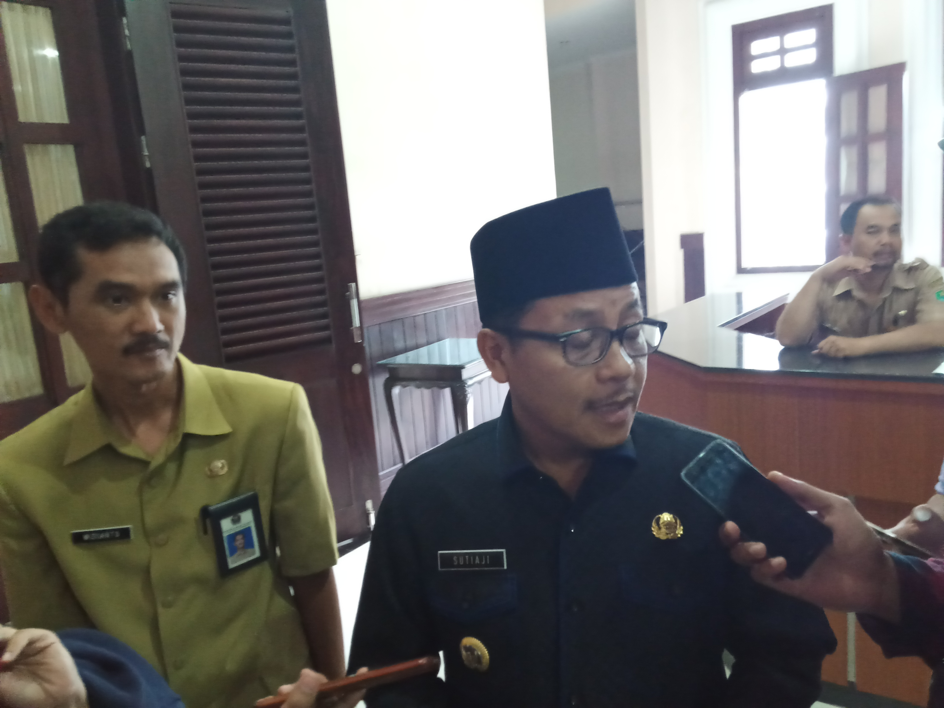 Wali Kota Malang, Sutiaji di Gedung DPRD Kota Malang, Jawa Timur, Senin 4 November 2019. (Foto: Theo/ngopibareng.id)