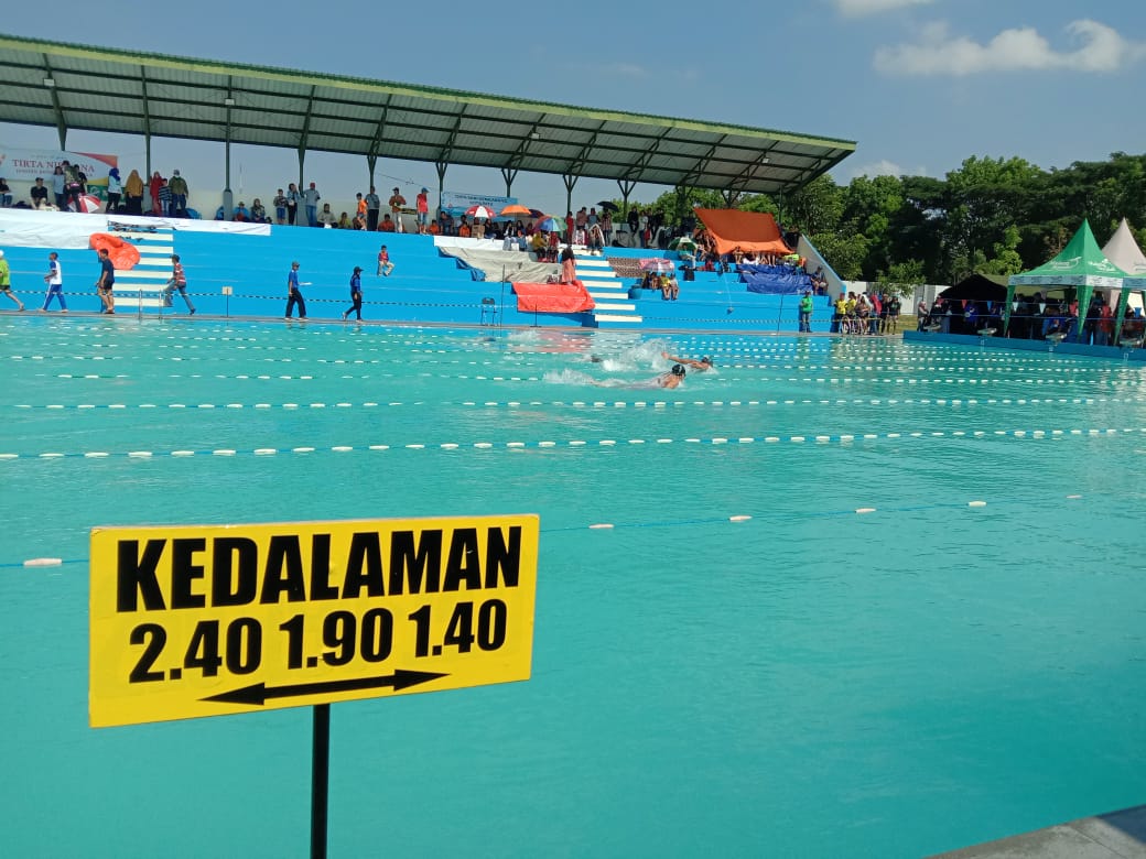 Jalannya kompetisi Danrem Cup 2019 di kolam Renang Marabunta, Rampal, Kota Malang. (Foto: Theo/ngopibareng.id) 