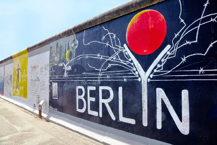 Sisa tembok saksi bisu 30 tahun runtuhnya tembok Berlin. (Foto: Reuters)