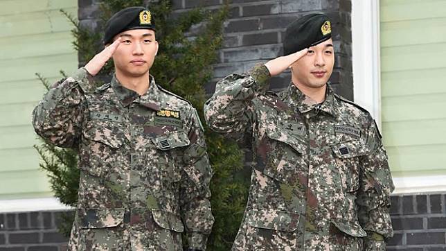 Taeyang dan Daesung menjadi personel BIG BANG yang terakhir menyelesaikan wajib militer (wamil). (Foto: Instagram Daesung/Taeyang)