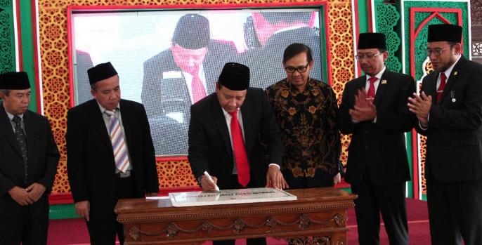 Bupati Pasuruan, Irsyad Yusuf meresmikan command center. (Foto: Dok Humas)
