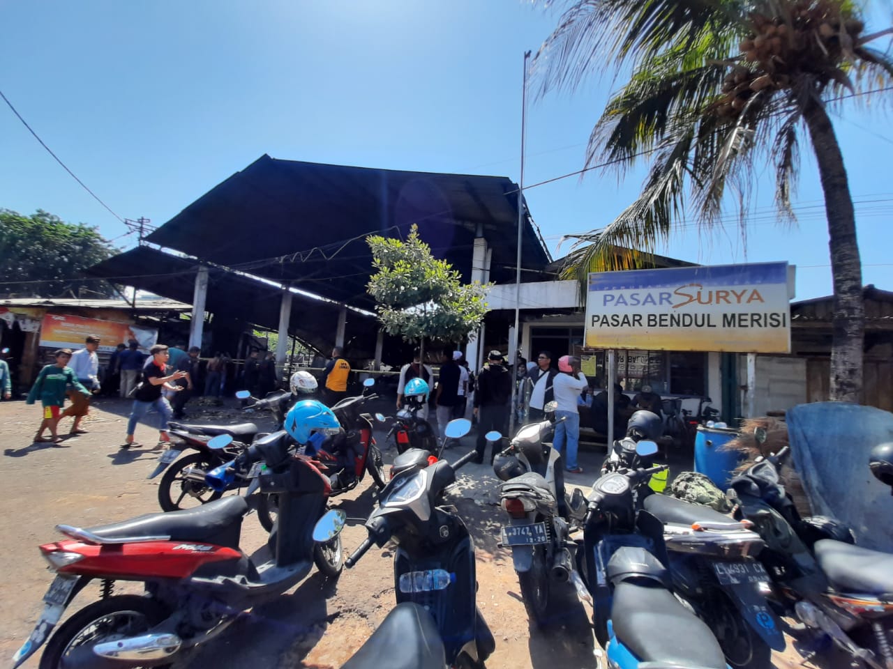 Pasar Beras Bendul Merisi. (Foto: Alief/Ngopibareng.id)