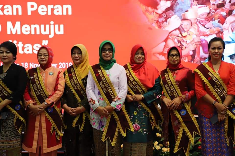 Para penerima penghargaan Bunda PAUD Tingkat Nasional 2019 yang diserahkan istri Wapres Ny Wury Estu Handayani Ma'ruf Amin, Selasa 19 November 2019  pagi tadi. (Foto: Istimewa)