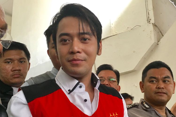 Kriss Hatta dituntut 10 bulan penjara oleh Jaksa Penuntut Umum (JPU) Pengadilan Negeri Jakarta Selatan, Selasa 19 November 2019. (Foto: Istimewa)