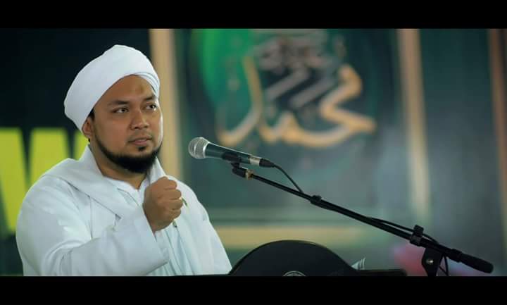 KHR Ahmad Azaim Ibrahimy, Pondok Pesantren Salafiyah Syafiiyah Sukorejo, Situbondo. (Foto: Istimewa)