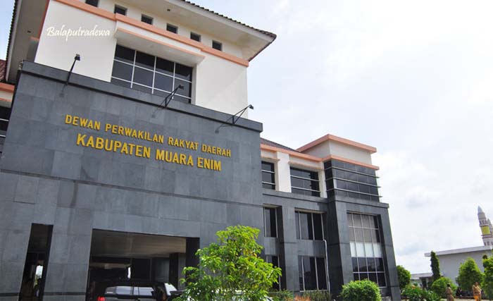Kantor DPRD kabupaten Muara Enim, Sumut. (Foto:Antara)