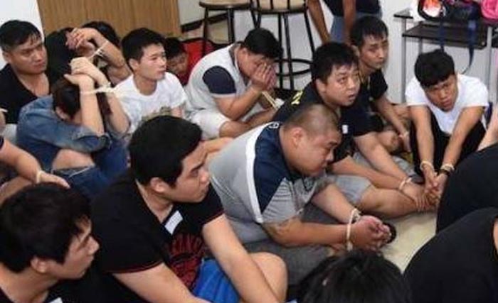 Sebagian WNA asal China yang diamankan di Polda Metro Jaya kemarin. (Foto:Nusantara)