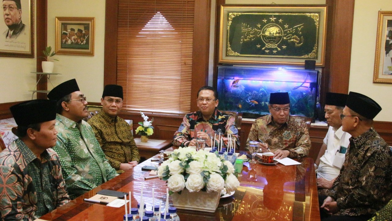 Ketua MPR RI Bambang Soesatyo bersama Ketua Umum PBNU KH Said Aqil Siroj di Kantor PBNU Jakarta. (Foto: Istimewa)