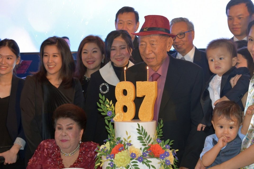 Foto kenangan Ciputra saat merayakan ulang tahun ke-87 bersama keluarga besarnya. (Foto: Dok. Ciputra Group)
