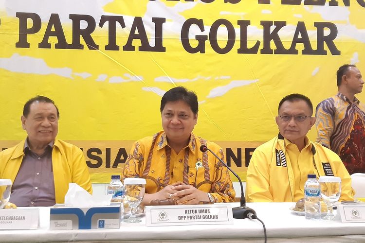 Ketua Umum DPP Partai Golkar Erlangga Hartarto saat pimpin rapat pleno. (Foto: kcm)